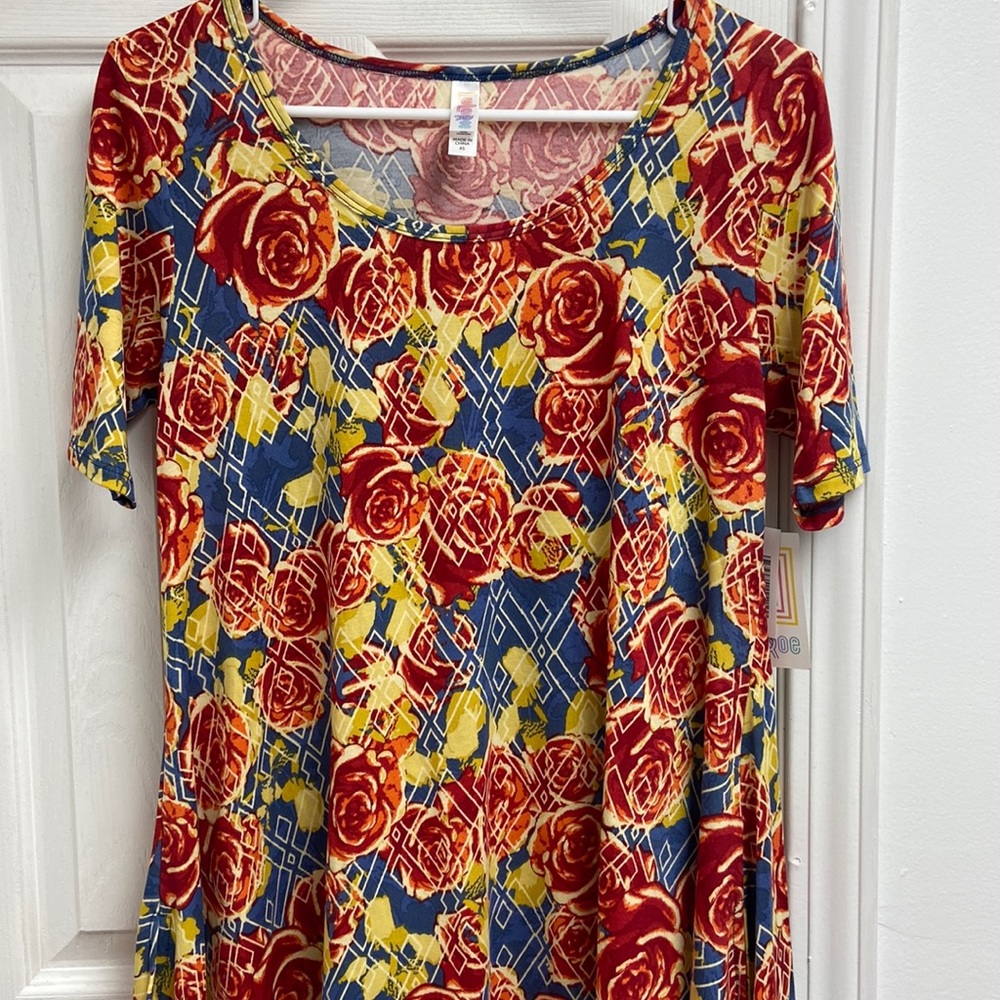 Lularoe Perfect T Multi color Roses Flowers